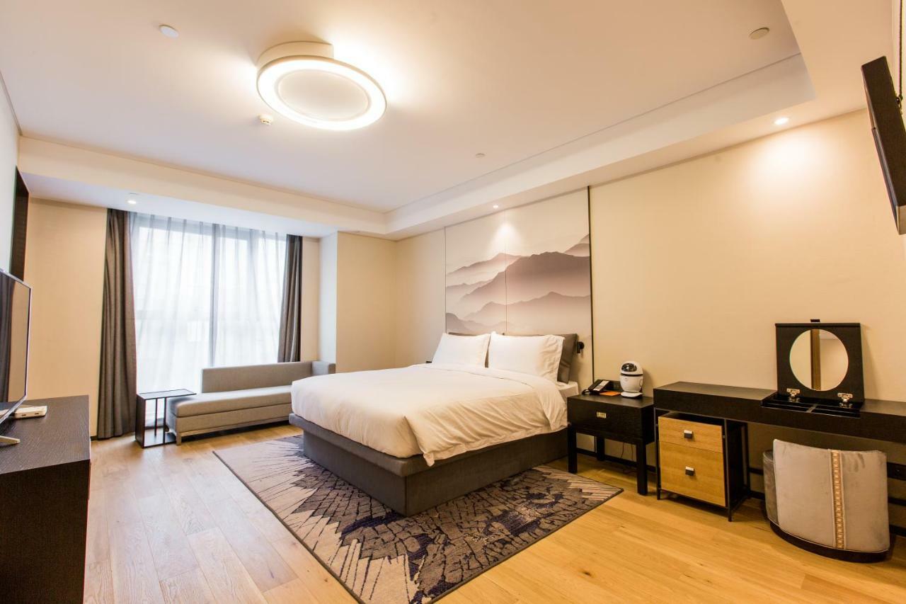 Howard Johnson By Wyndham Life Zhuoyuan Ningbo Luaran gambar